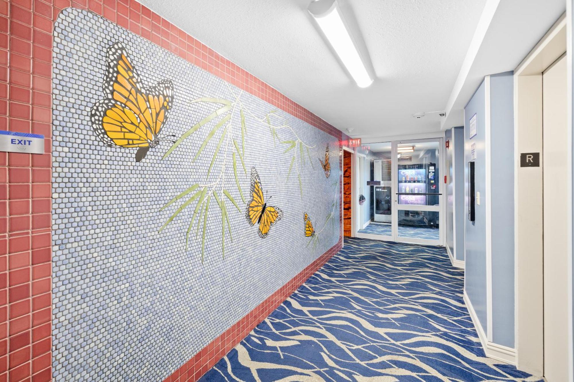 הונולולו Steps To Waikiki Beach! Newly Renovated With 75" Tv מראה חיצוני תמונה