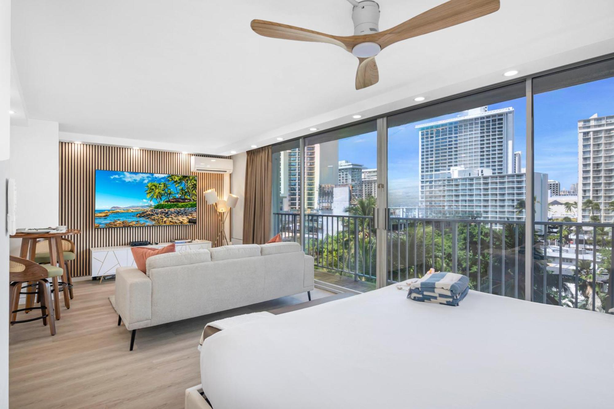 הונולולו Steps To Waikiki Beach! Newly Renovated With 75" Tv מראה חיצוני תמונה